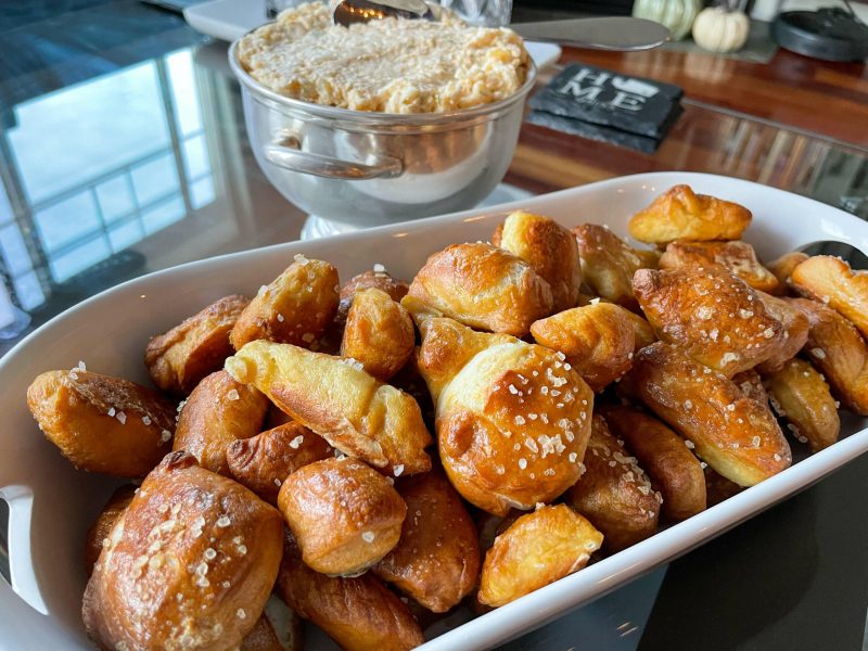 Soft Pretzel Bites & Cheese Dip